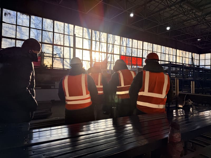 Представители администраций на производстве.jpg Представители администраций на производстве.jpg